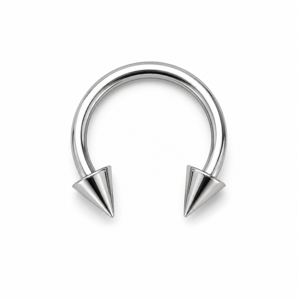 Fer a cheval argente 2 spikes coniques petits — miniature fond blanc