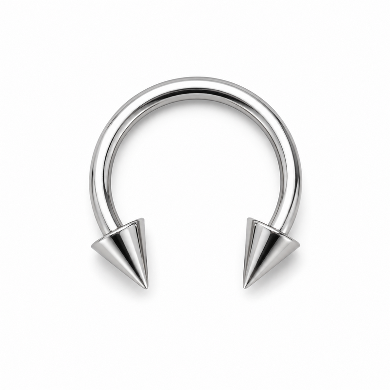 Fer a cheval argente 2 spikes coniques grands — miniature fond blanc