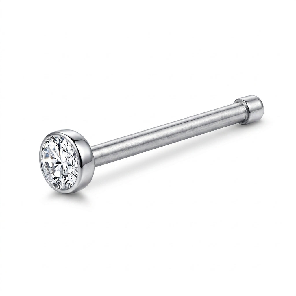 Tige droite nez argentee zircon bezel rond — fond blanc