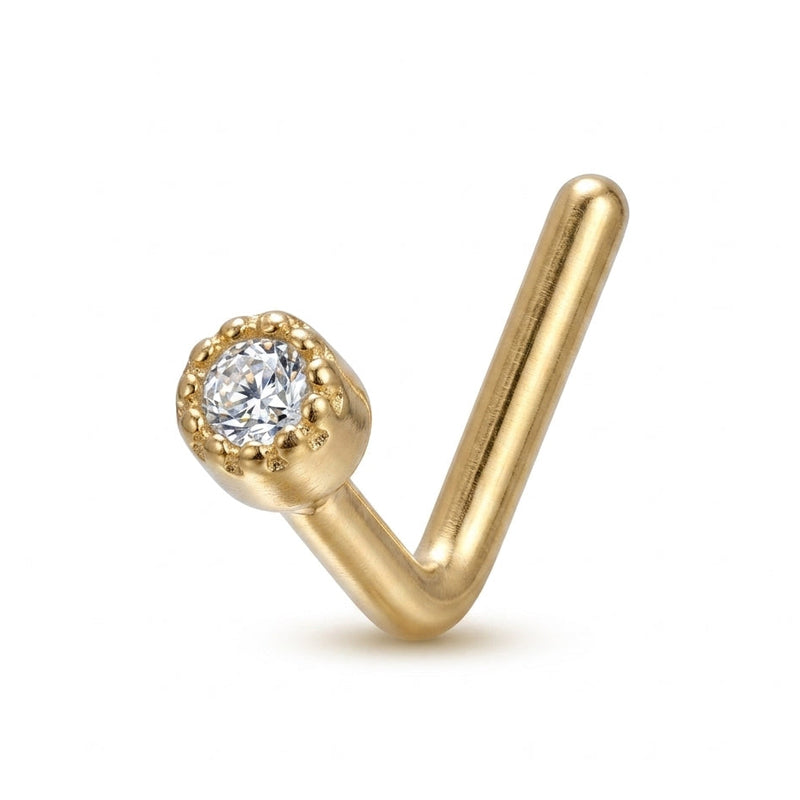 Clou en L dore zircon blanc bezel milgrain perlee — fond blanc
