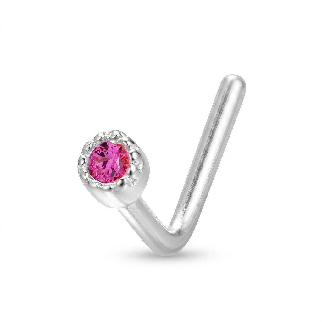 Clou en L argente zircon rose fushia bezel milgrain — fond blanc
