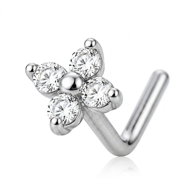 Clou en L argente fleur 4 petales zircons blancs — fond blanc