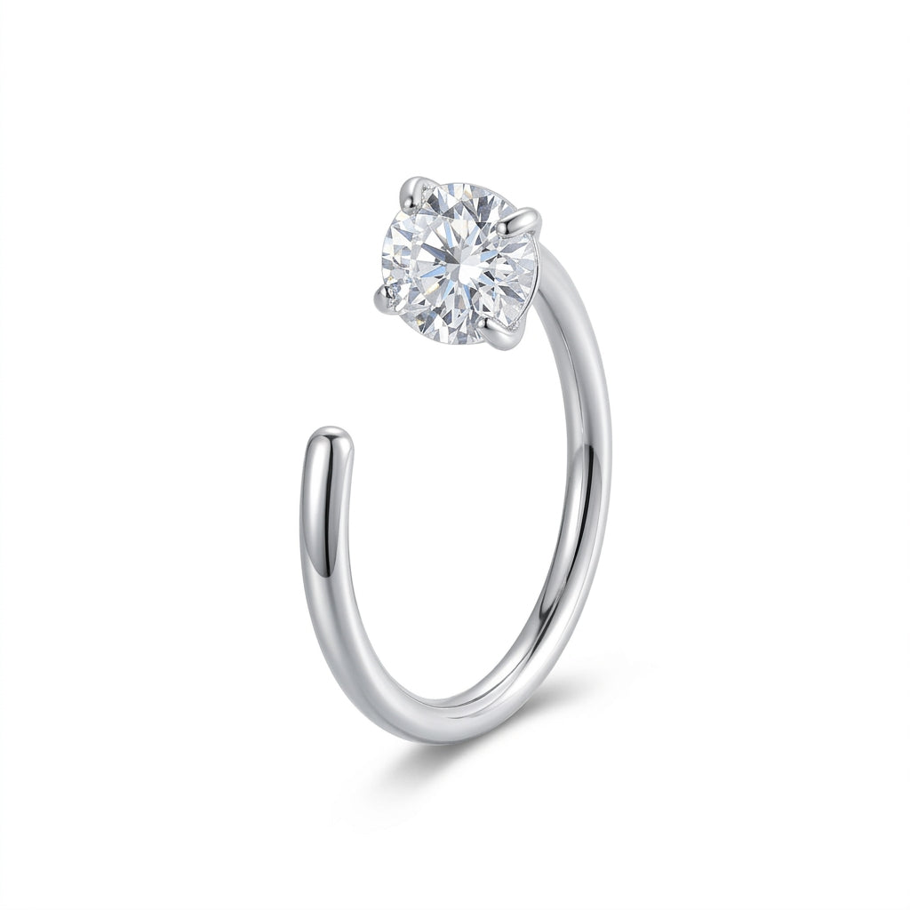 Anneau narine argente grand zircon solitaire — fond blanc