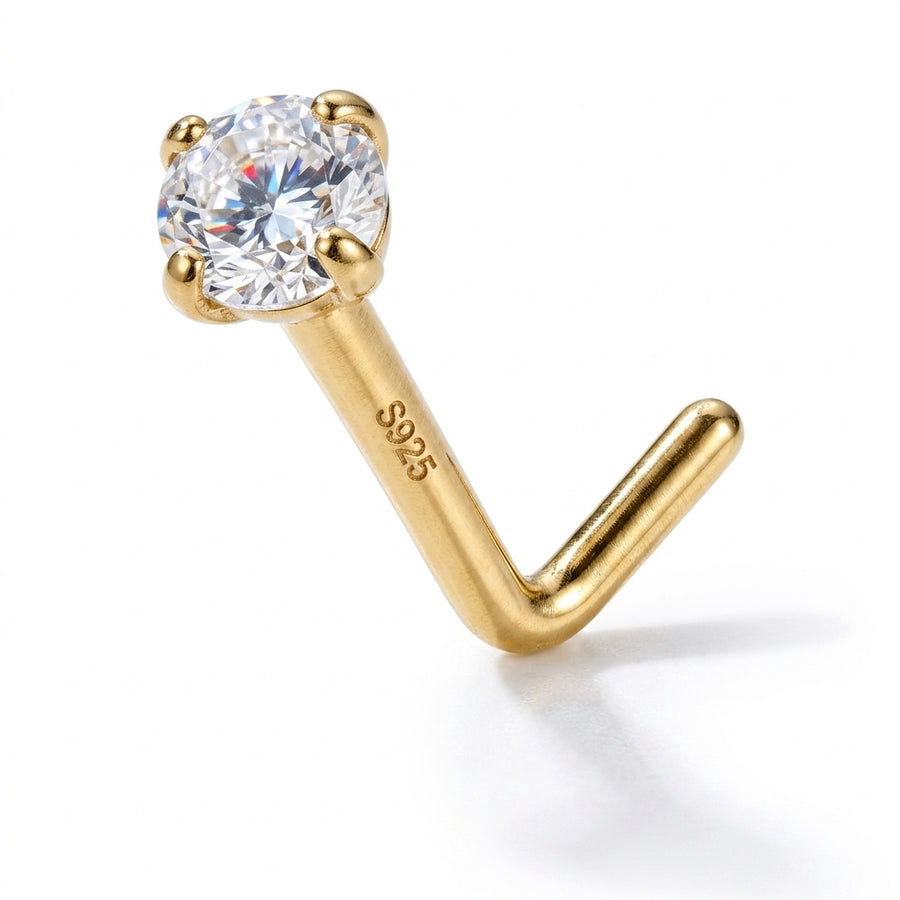 Clou en L argent S925 dore zircon blanc solitaire 4 griffes — fond blanc