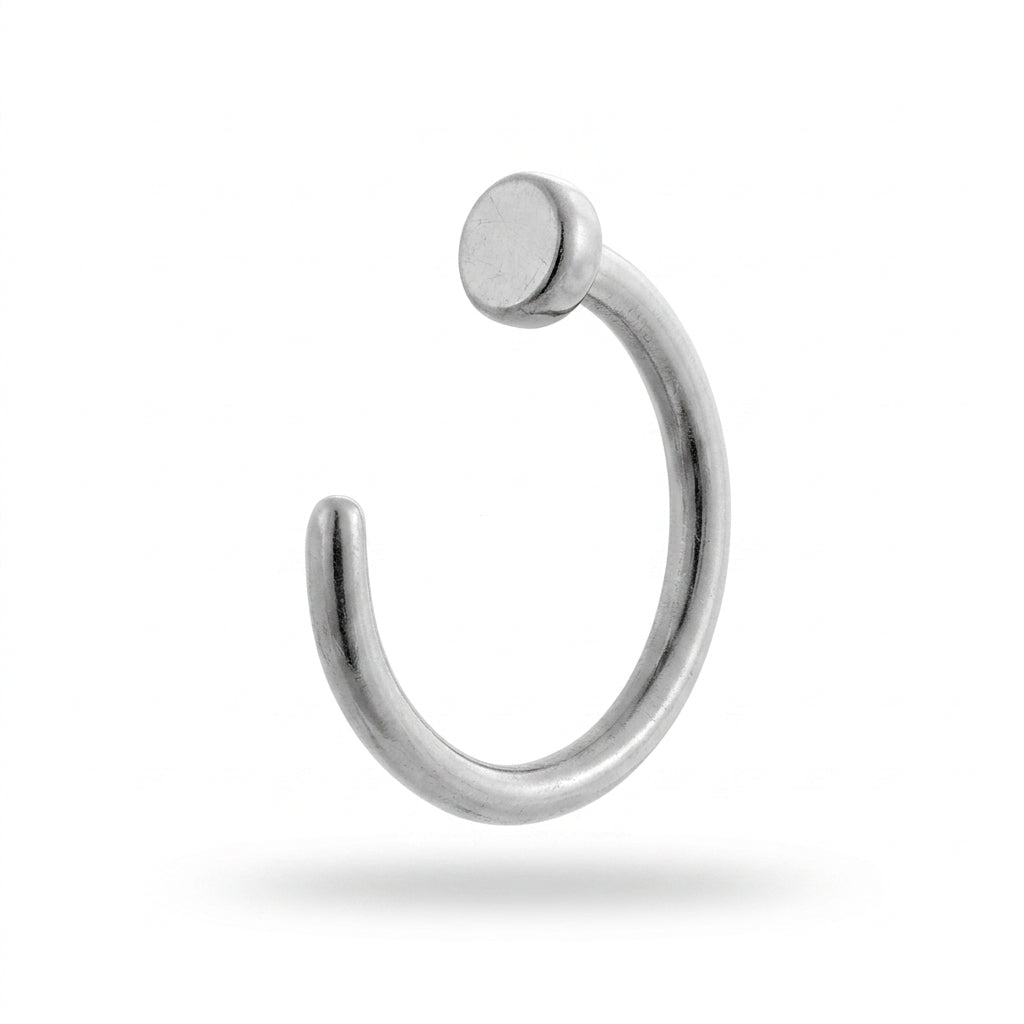 Anneau narine ouvert argente patine stopper plat — fond blanc