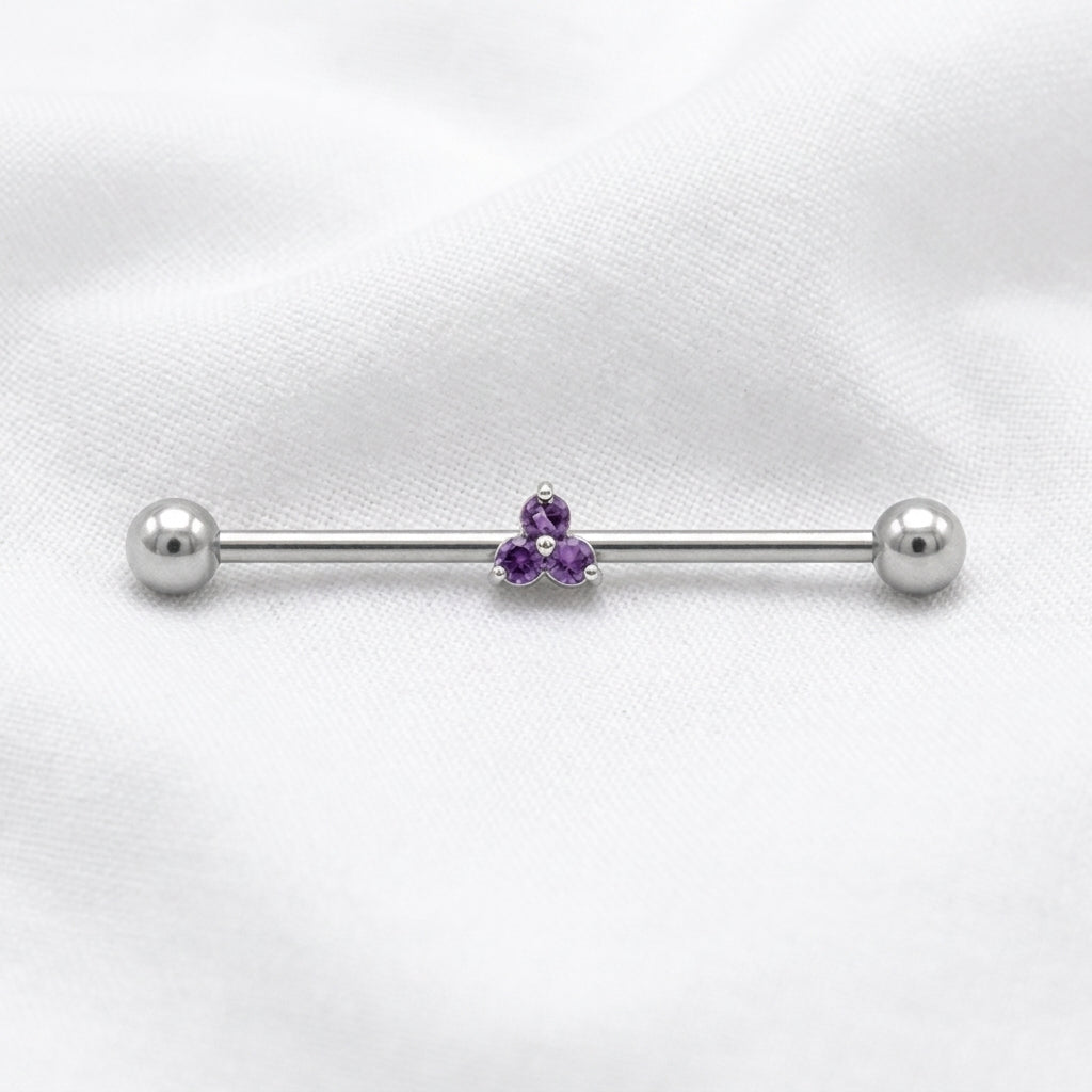 Piercing industriel barre argentée, motif triangle de zircones violett - vue 5