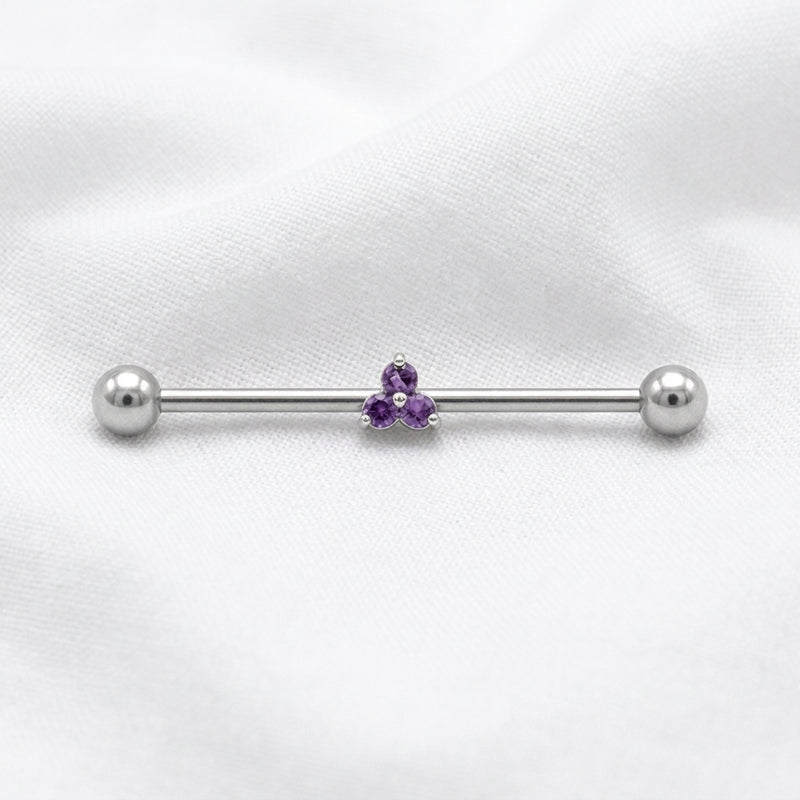 Piercing industriel barre argentée, motif triangle de zircones violett - vue 5