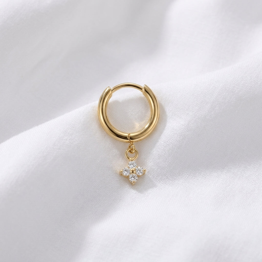 Piercing Conch Anneau Clicker Doré Trèfle Zircone - vue 4