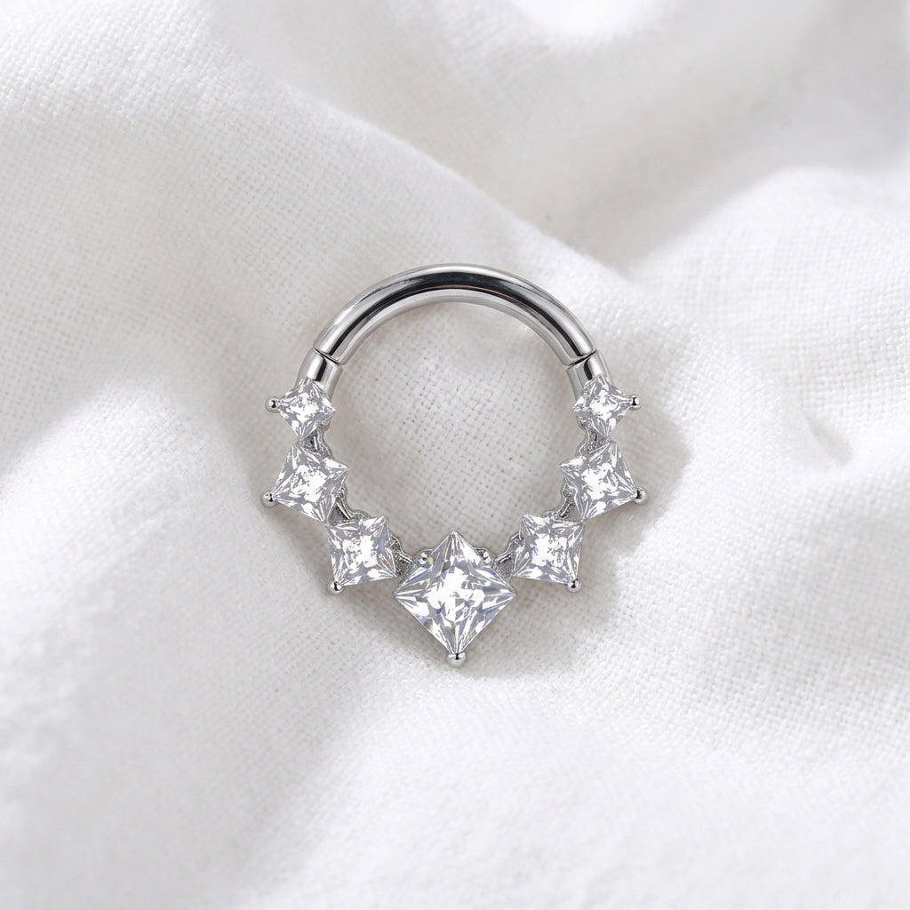 Piercing Daith Anneau Clicker Doré 5 Zircons Carrés - vue 2