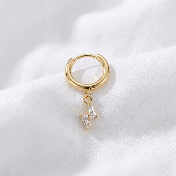 Piercing Daith anneau clicker doré, zircons bâtonnets doubles - vue 4