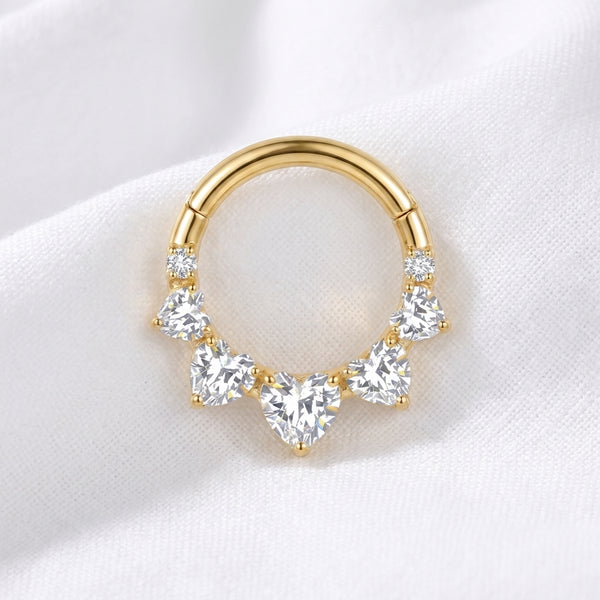 Piercing Daith anneau clicker doré, 5 cœurs et 2 zircons ronds - vue 4