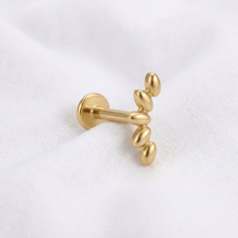 Piercing Labret Cartilage Doré Mat, Motif Griffe Chat Ovale - vue 4