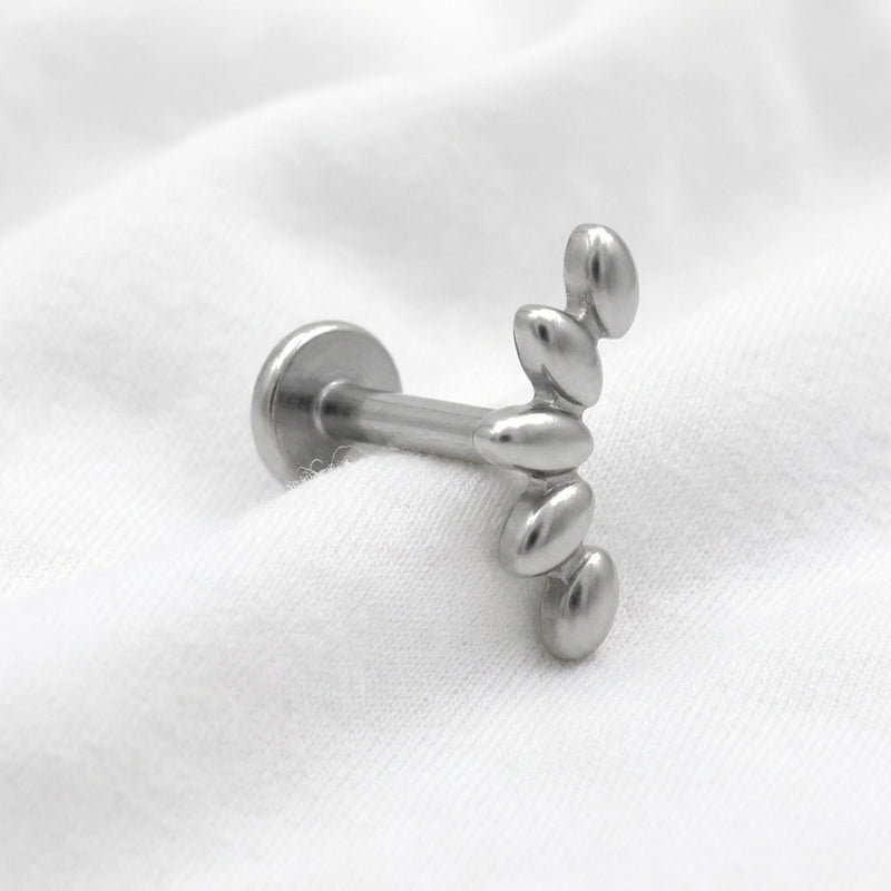 Piercing Labret Cartilage Doré Mat, Motif Griffe Chat Ovale - vue 2